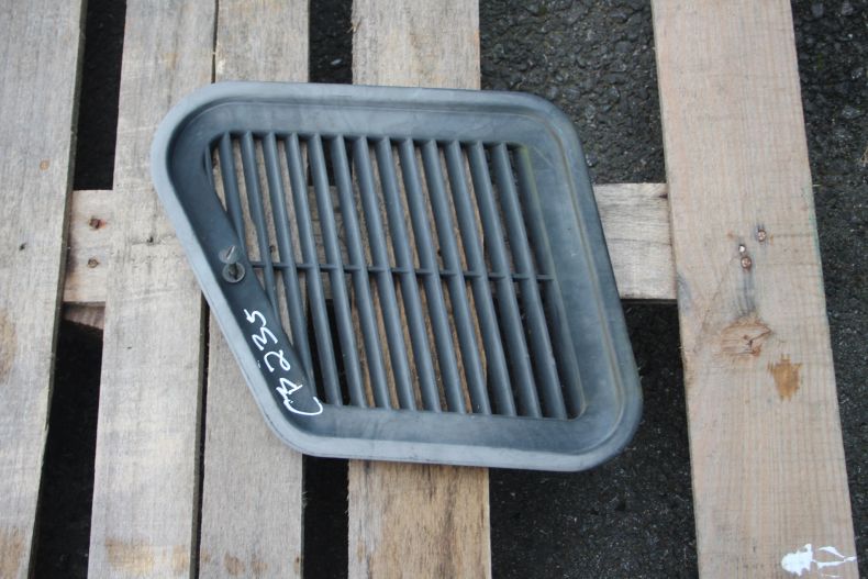 USED HEATER AIR INTAKE GRILLE