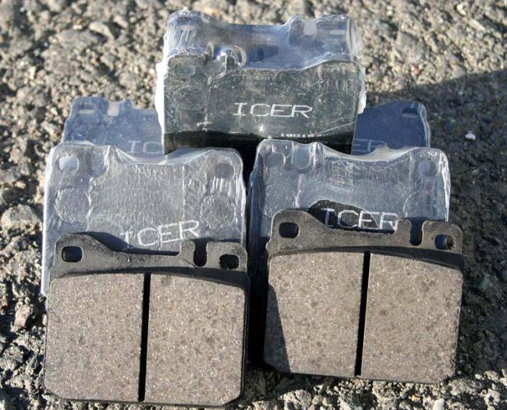 NEW BRAKE PADS 424/427