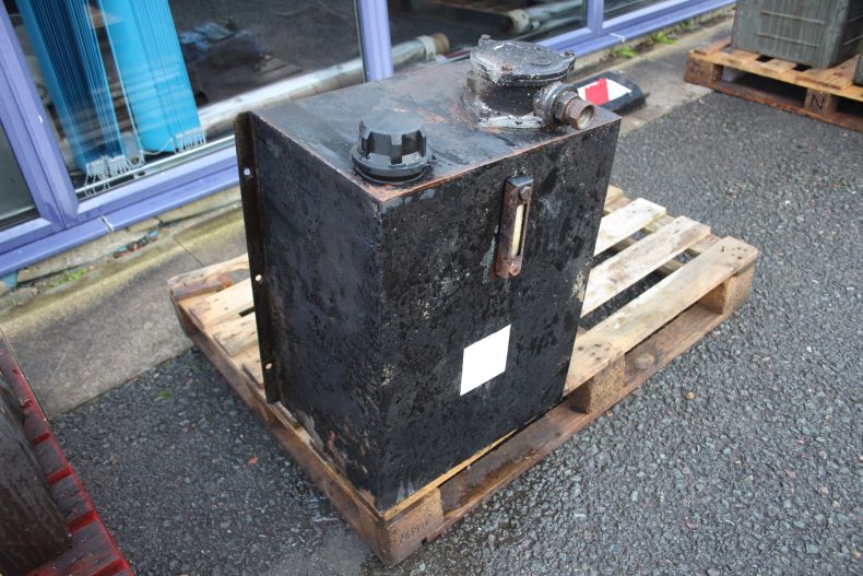 USED HYDRAULIC TANK