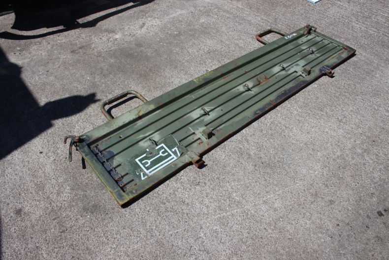 USED TAILGATE FOR U1300L/U1350 MODELS