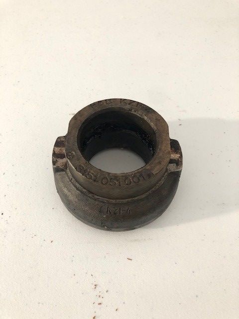 USED SINGLE CLUTCH RELEASE BEARING SQUARE CAB