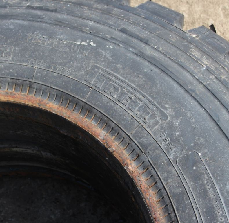 X1 USED 12.5R20 PIRELLI PS12 TYRE