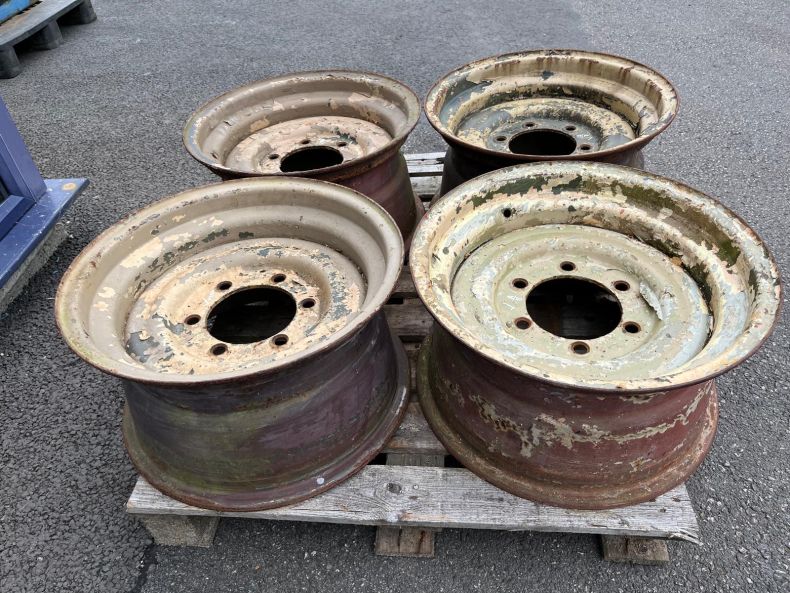 USED EX-MILITARY WIDE TRACK 11X20" WHEEL RIMS