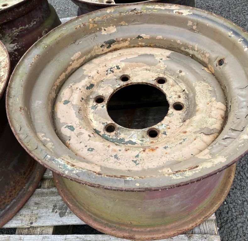 USED EX-MILITARY WIDE TRACK 11X20" WHEEL RIMS