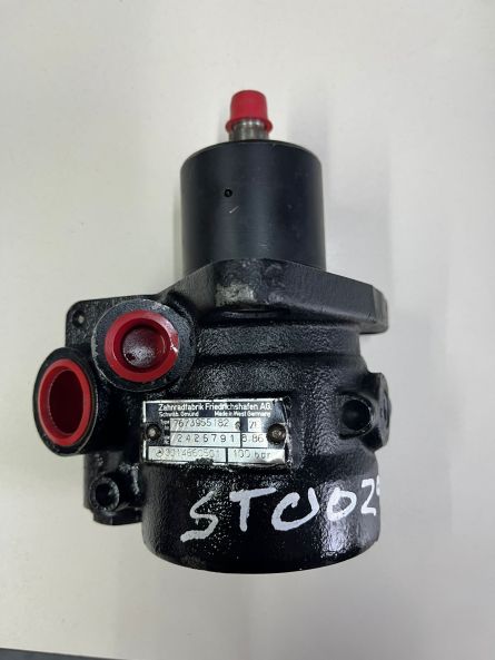 USED POWER STEERING PUMP 100BAR UNIMOG