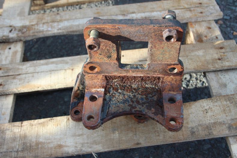 USED PTO BEARING BLOCK/TOP LINK BRACKET