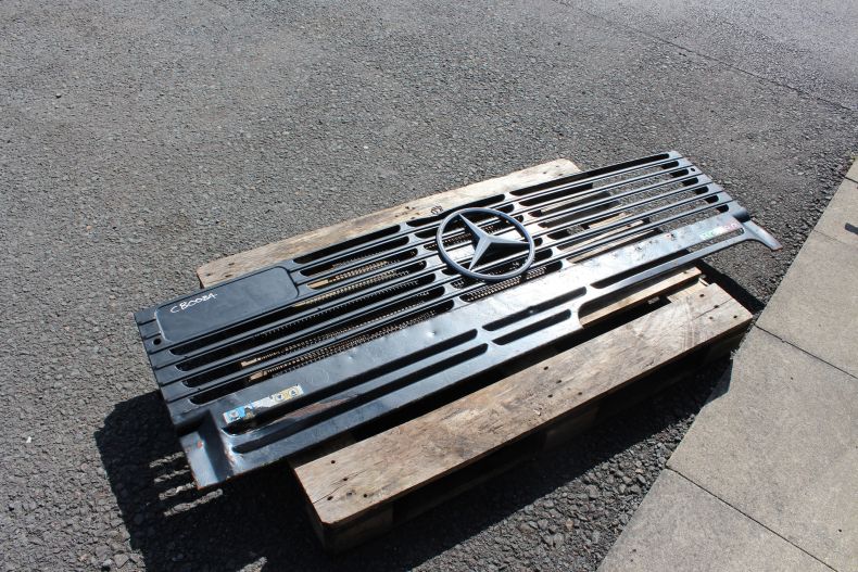 Used grille to suit U2100-2450 models