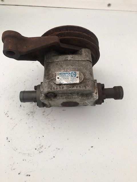 USED MB TRAC SINGLE HYDRAULIC PUMP 441-443