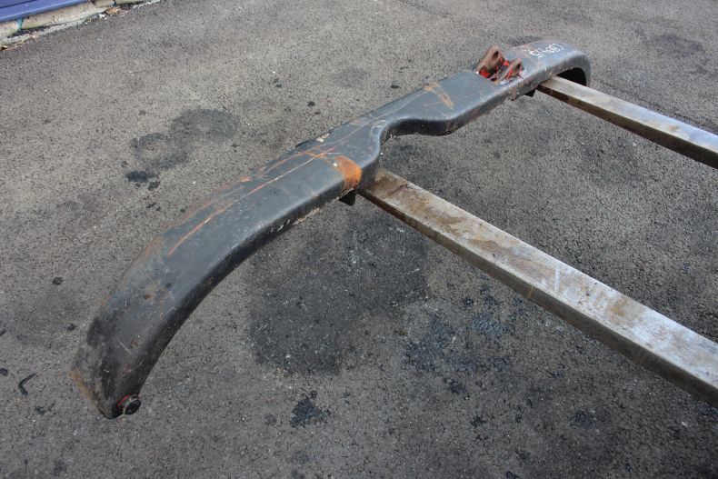 USED U900/1100 406/416 DIN MOUNT BUMPER