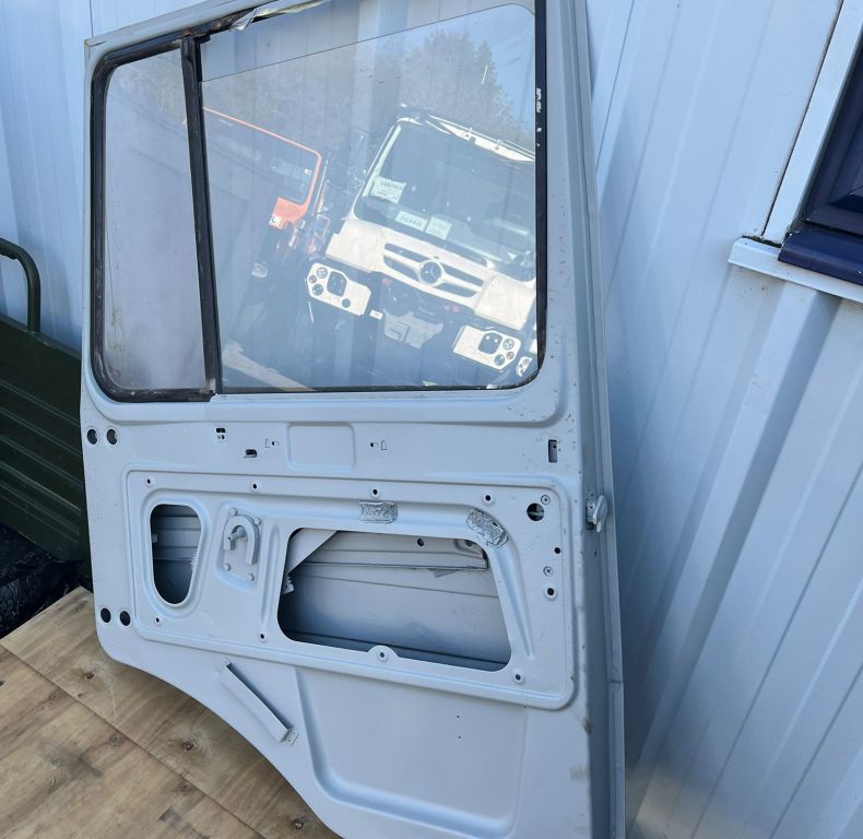 USED RH DOOR SBU