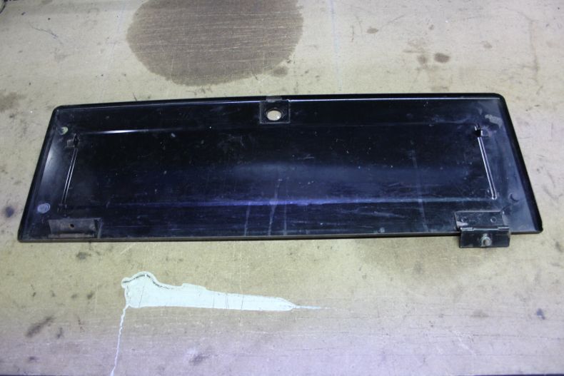 USED SBU GLOVEBOX LID BLACK