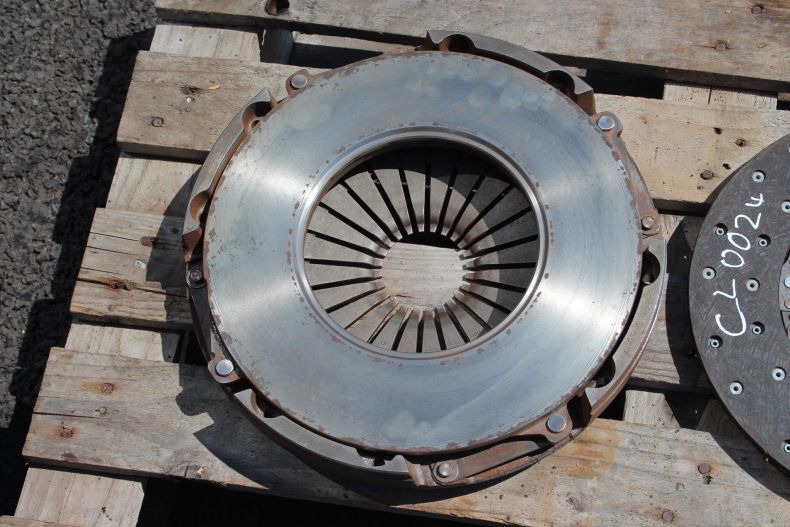 SINGLE CLUTCH 330MM U1300L USED LOW KMS