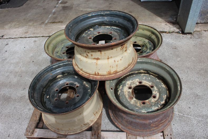 USED EX-MILITARY WIDE TRACK 11X20" WHEEL RIMS