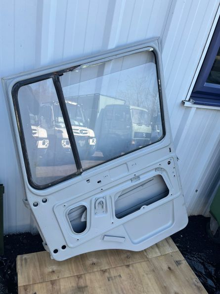 USED RH DOOR SBU