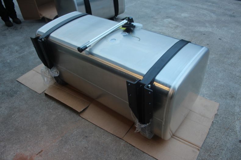 NEW 600L ALUMINIUM TRUCK DIESEL TANK