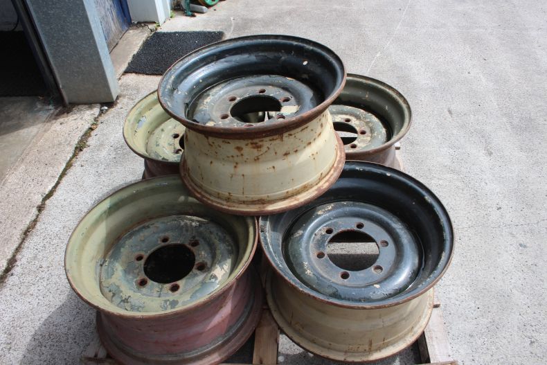 USED EX-MILITARY WIDE TRACK 11X20" WHEEL RIMS