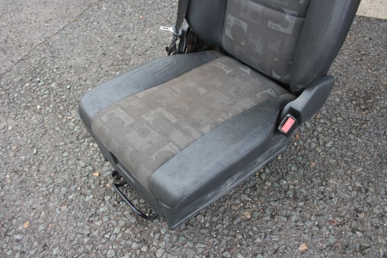 ISRI SUSPENSION SEAT RIGHT HAND