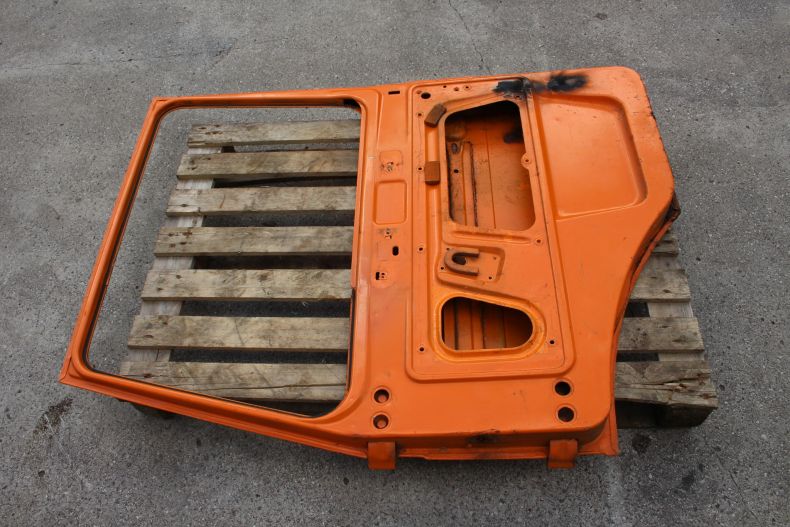 USED RH DOOR SBU