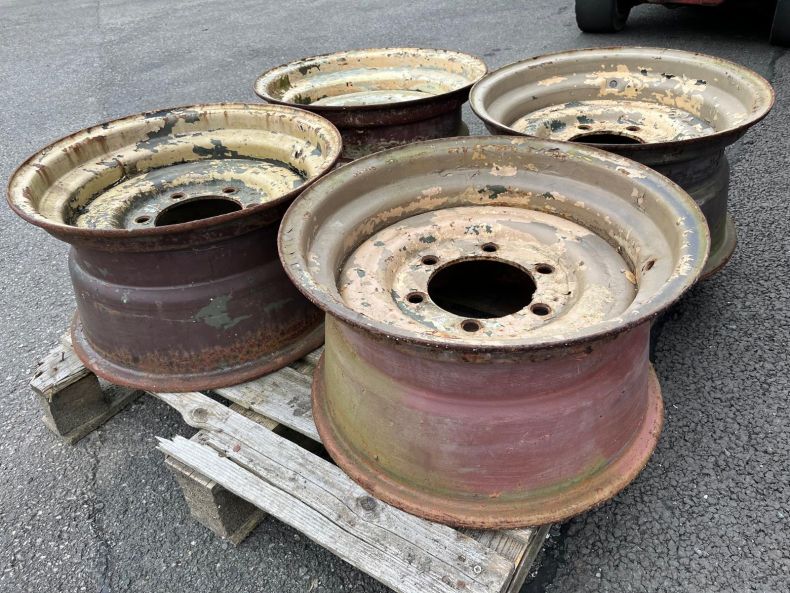 USED EX-MILITARY WIDE TRACK 11X20" WHEEL RIMS