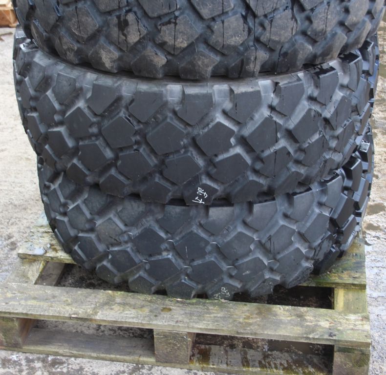 X4 USED 335/80R20 MICHELIN XZL TYRES