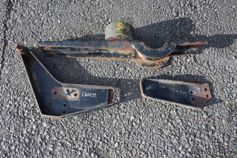 USED SBU DOKA REAR CAB MOUNTING & CHASSIS BRACKETS