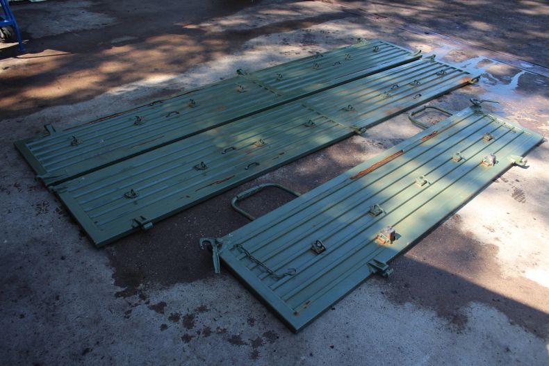 USED SET OF SIDES & TAILGATE FOR U1300L/U1350