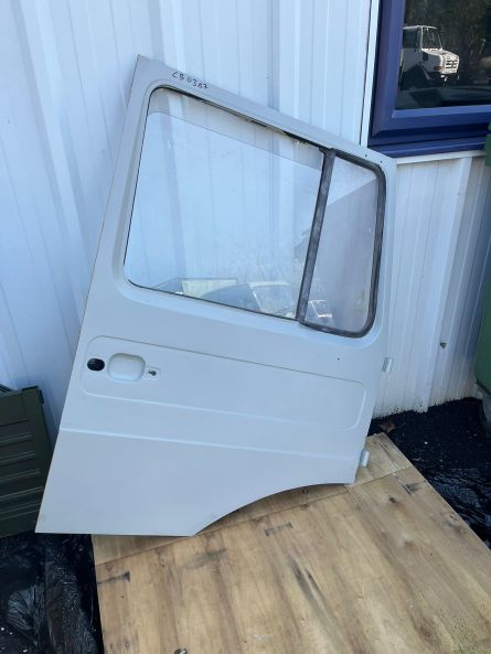 USED RH DOOR SBU