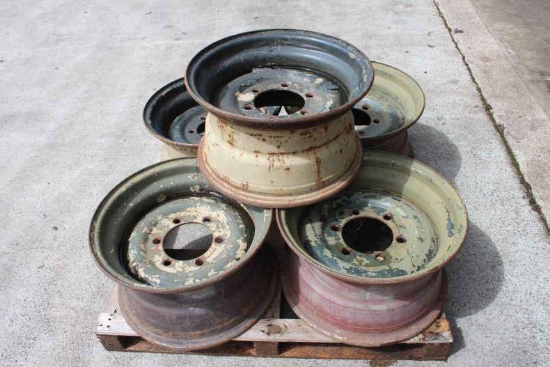 USED EX-MILITARY WIDE TRACK 11X20" WHEEL RIMS