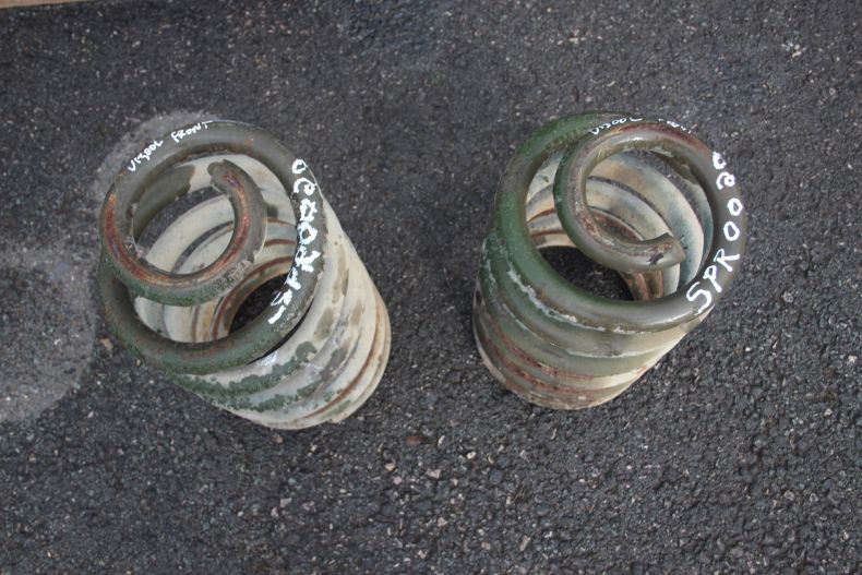 PAIR OF USED FRONT SPRINGS U1300L & U1550L