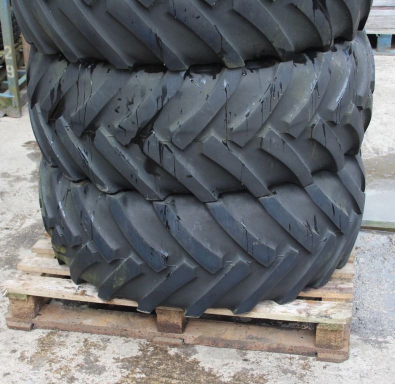 X4 USED 405/70R24 CONTINENTAL TYRES