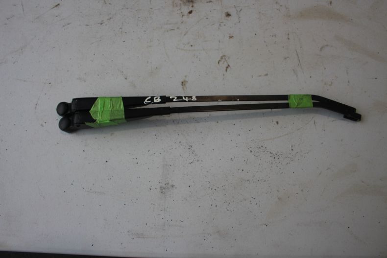 USED RIGHT HAND DRIVE WINDSCREEN WIPERS