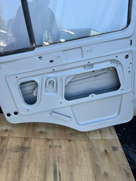 USED RH DOOR SBU