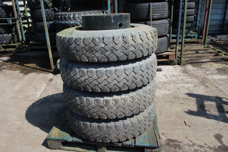 X4 USED 10.00R20 CONTINENTAL TYRES & 20" RIMS