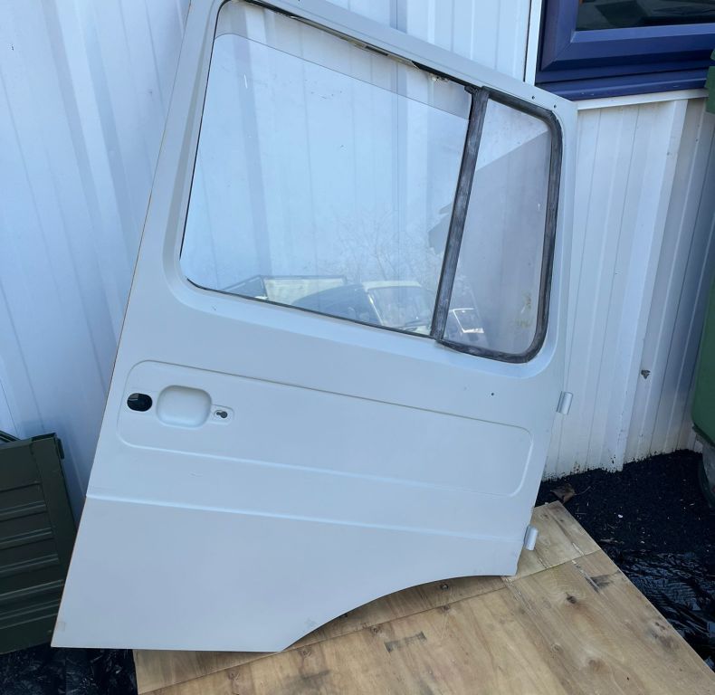 USED RH DOOR SBU