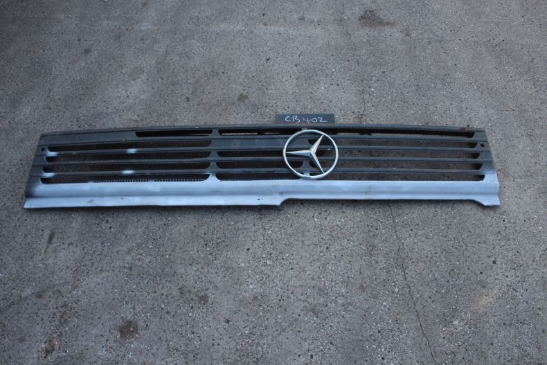 USED GRILLE TO SUIT U1000 424 121 MODELS