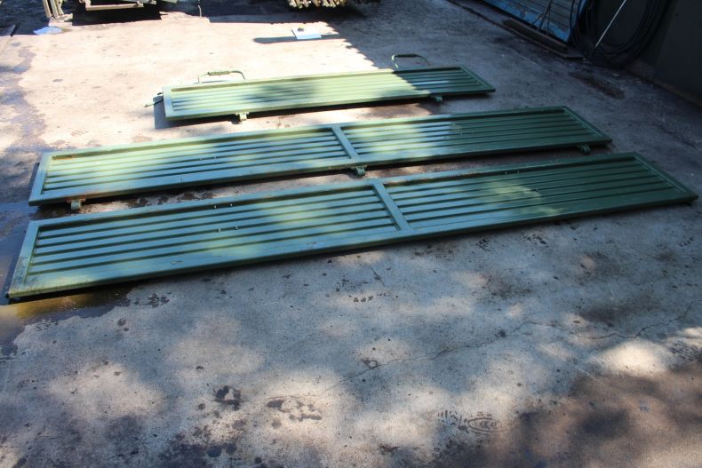 USED SET OF SIDES & TAILGATE FOR U1300L/U1350