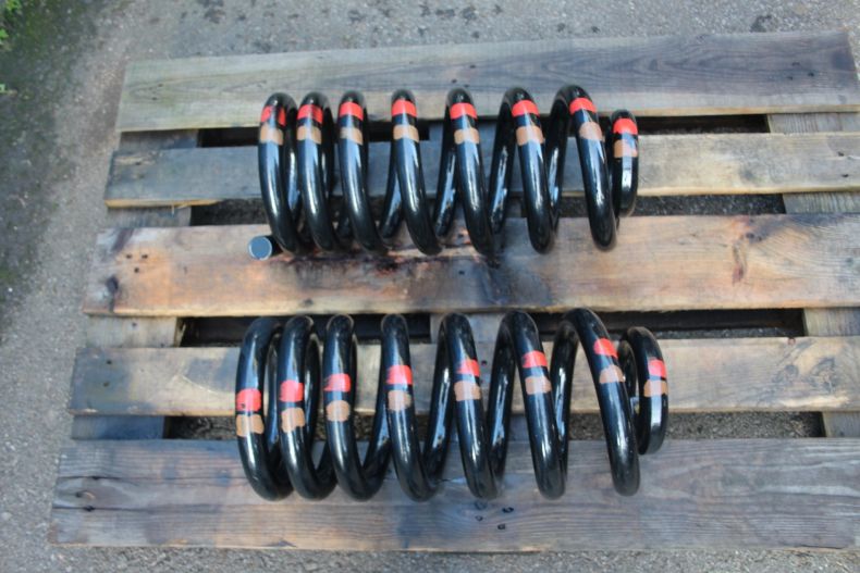 AV REAR HEAVY DUTY SPRINGS 437 UHN/UHE