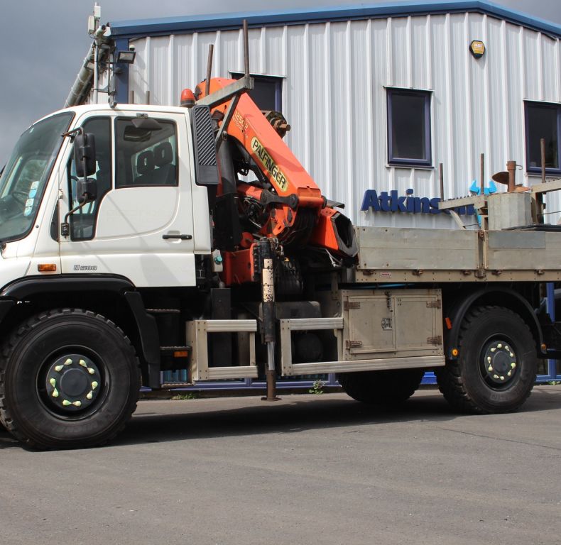 U500 LWB EX-UTILITIES WITH PALFINGER PK12502 CRANE